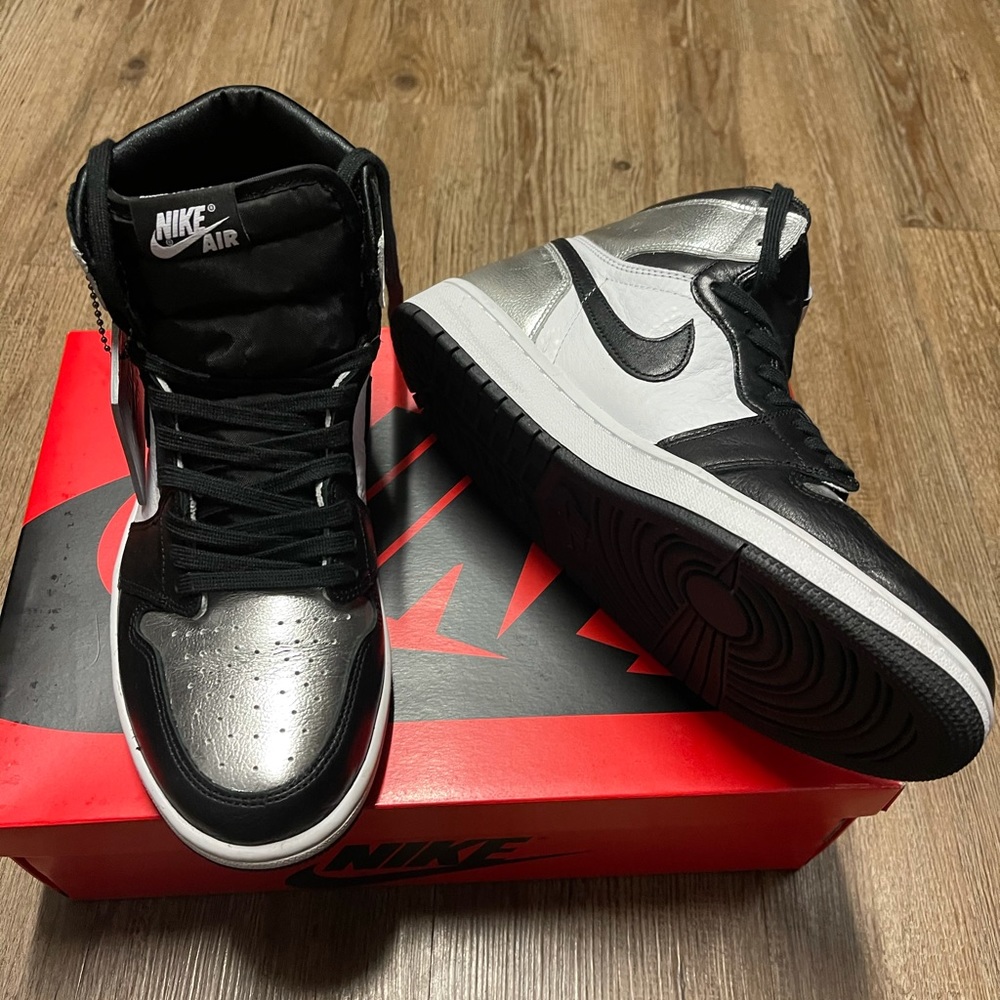 Women’s Air Jordan 1 High OG Black/ Metallic Silver